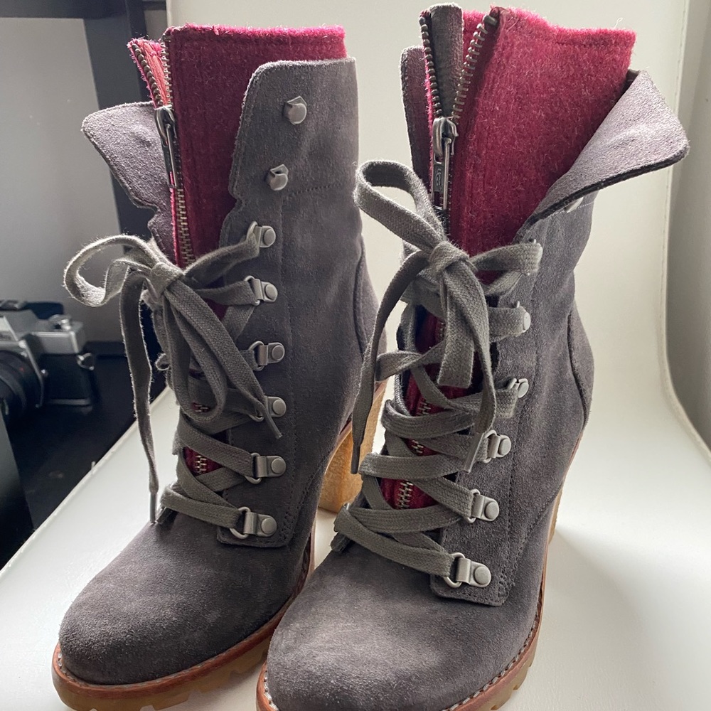 UGG BOOTIES
